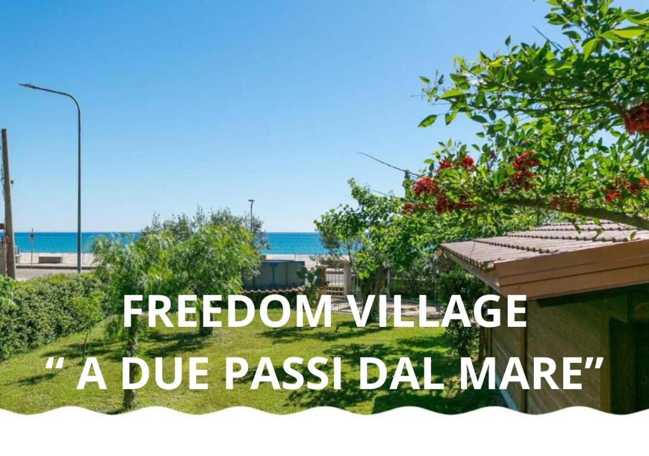 Freedom Village Soverato Marina Ngoại thất bức ảnh